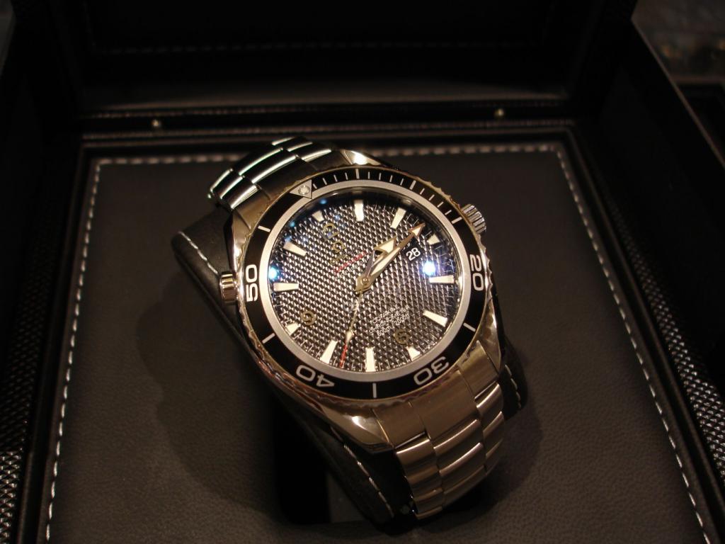 Bond watch quantum of solace hot sale