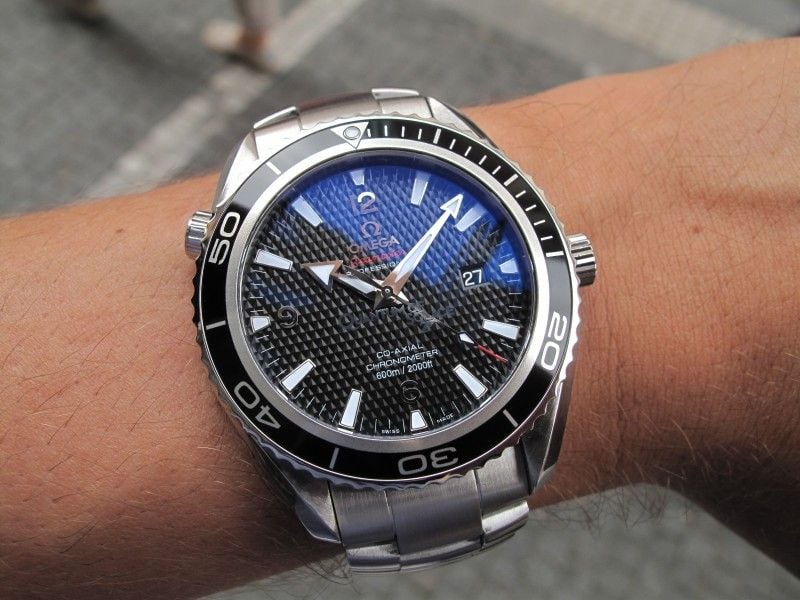 Omega seamaster planet hotsell ocean quantum of solace