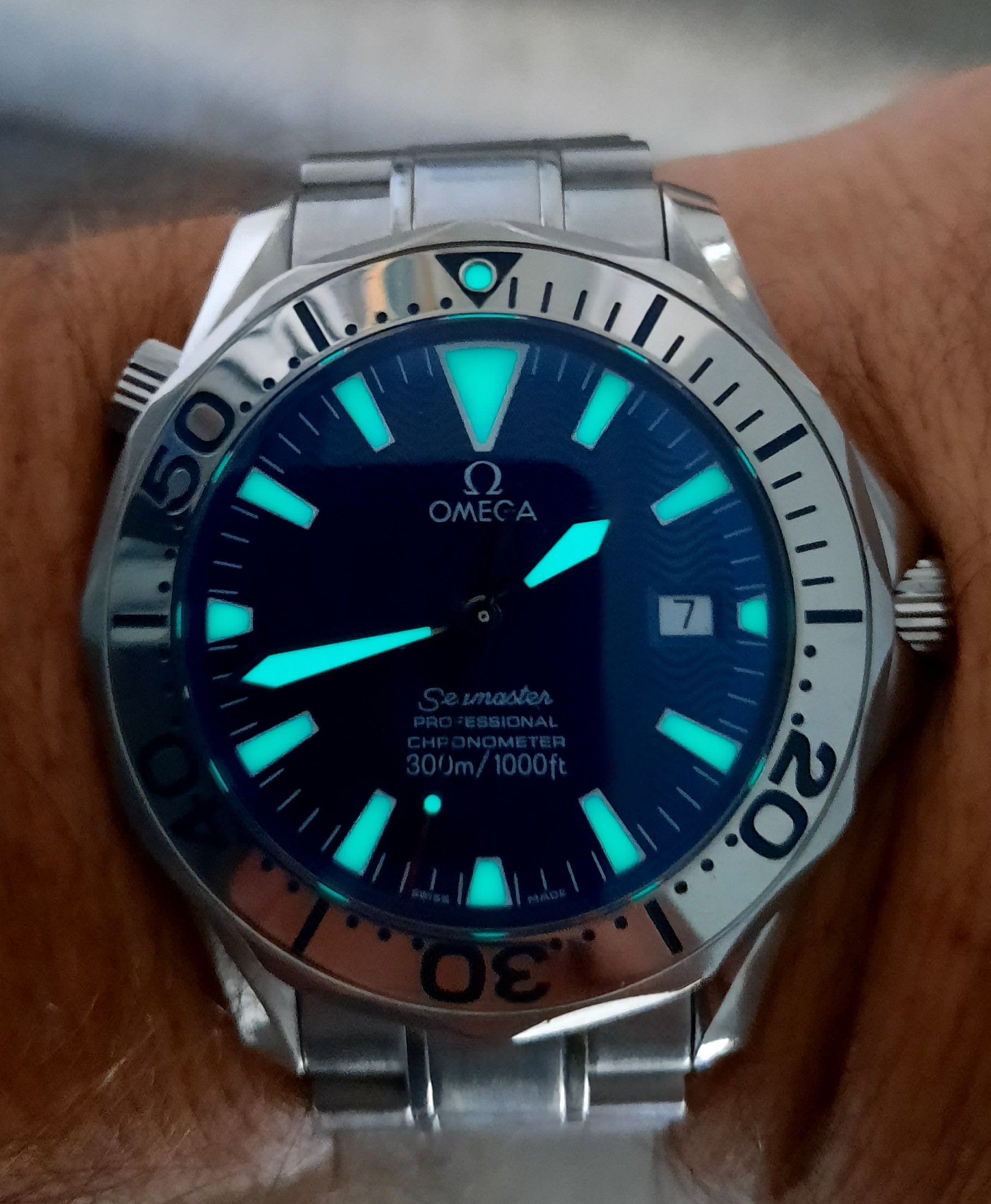 Omega seamaster electric blue quartz best sale